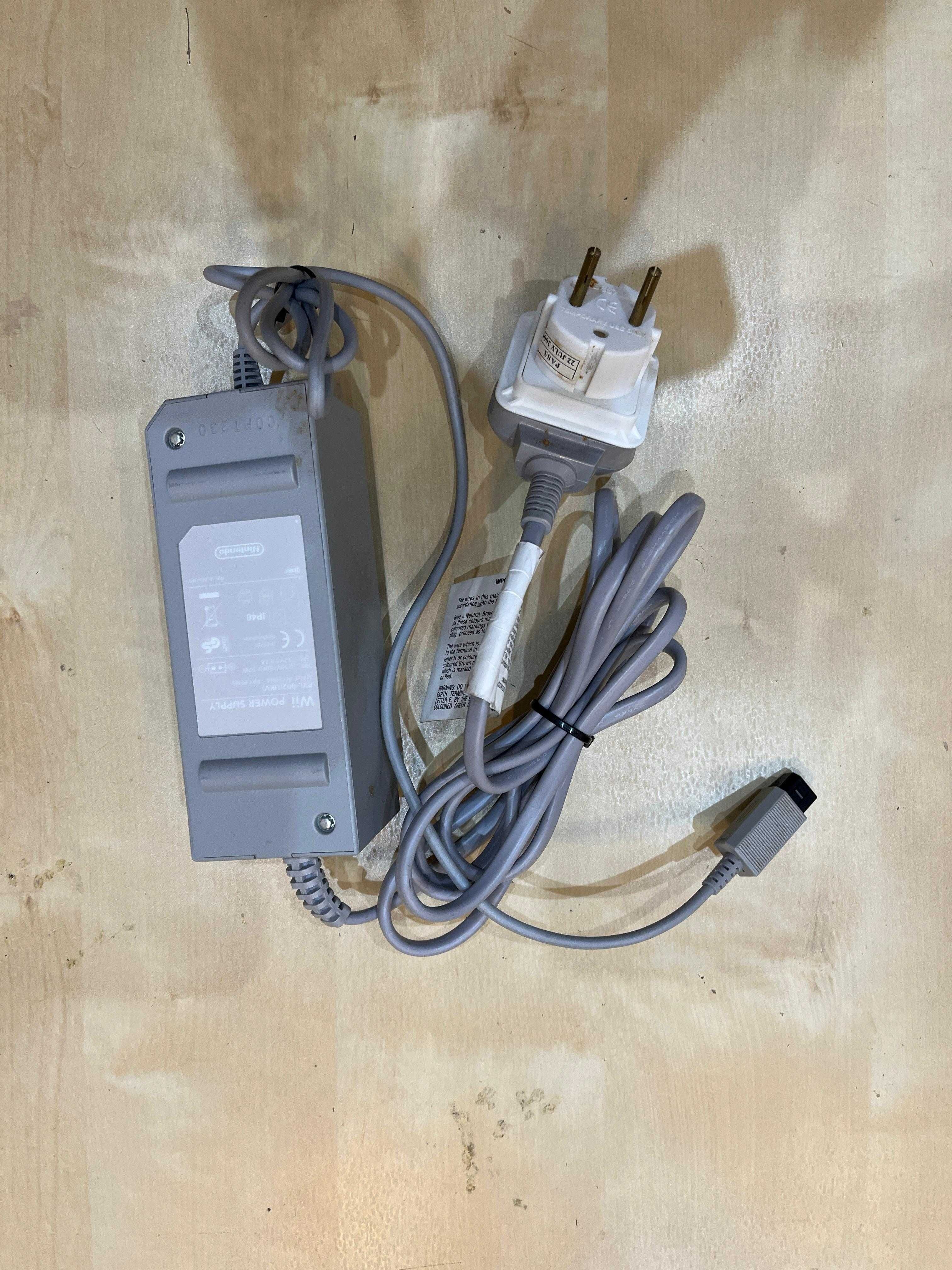 Nintendo Wii preta com 2 comandos + acessórios (pronta a jogar!)