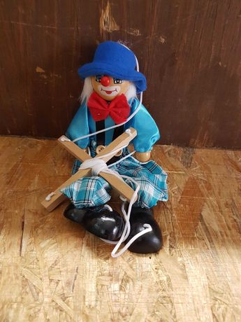 Kukiełka , marionetka drewniana na sznurku - Nowa