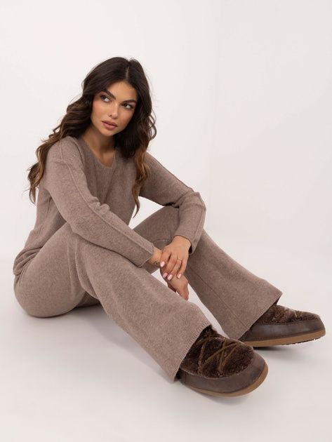 Ciemnobeżowy dzianinowy komplet ze spodniami new collection ciemny beż