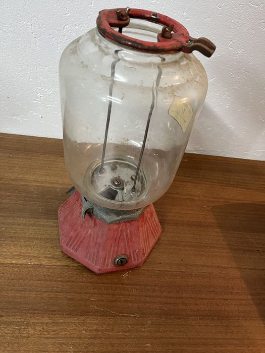 Northwestern Morris Illinois chewing gum machine. USA 1950 -