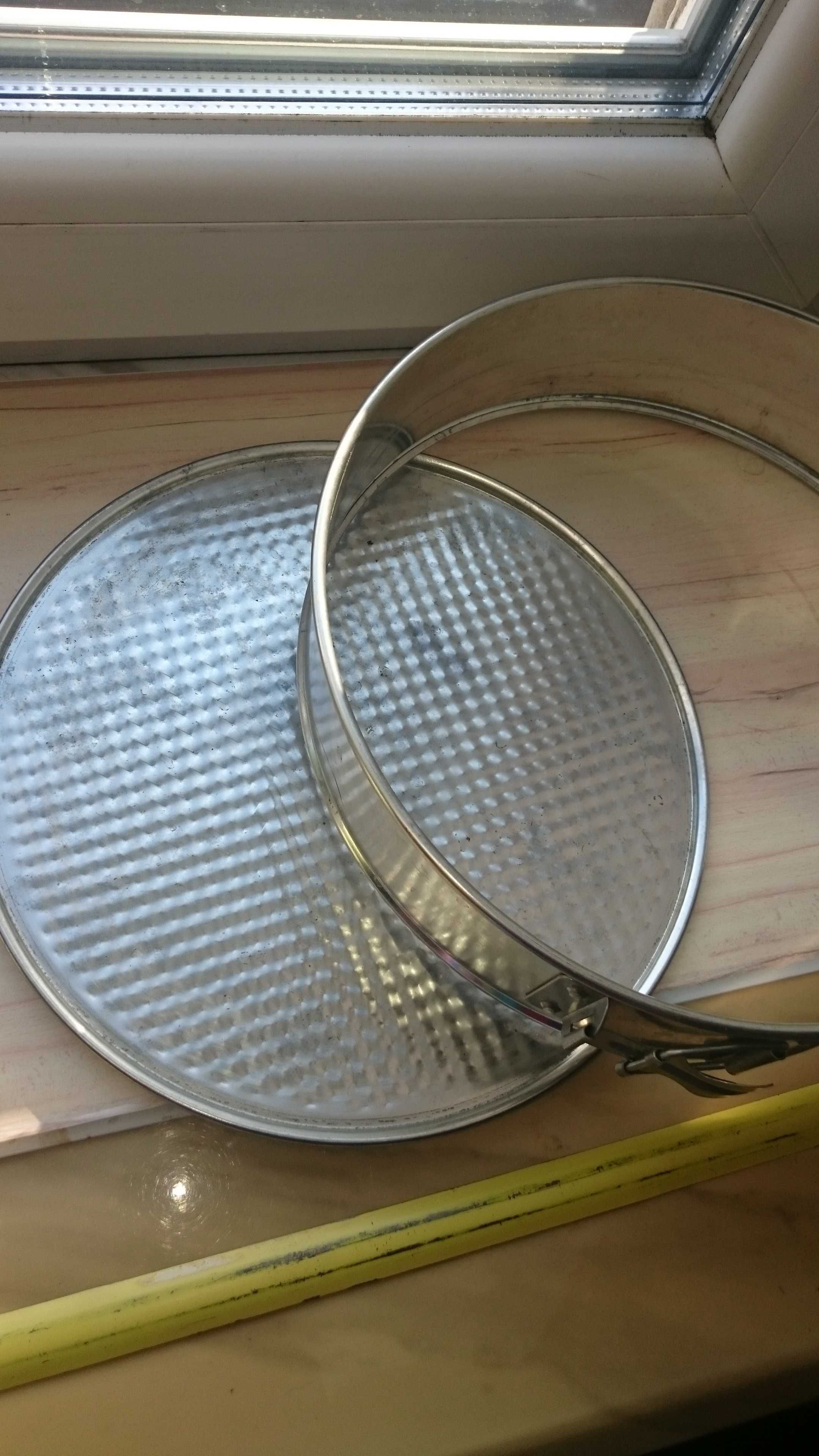 Форма разъёмная металлическая для выпечки диаметр 24
