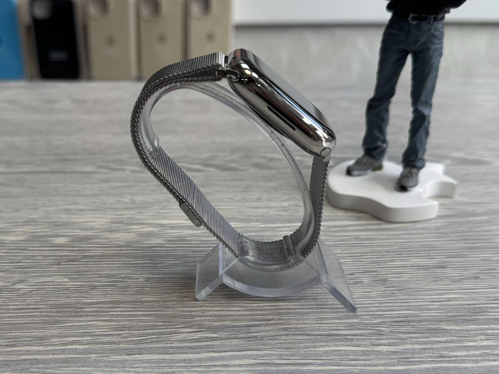 Apple Watch  Series 8 Stainless Steel 45 mm GPS LTE / 100%