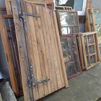 okiennice, okna drewniane z domu drewnianego po rozbiórce