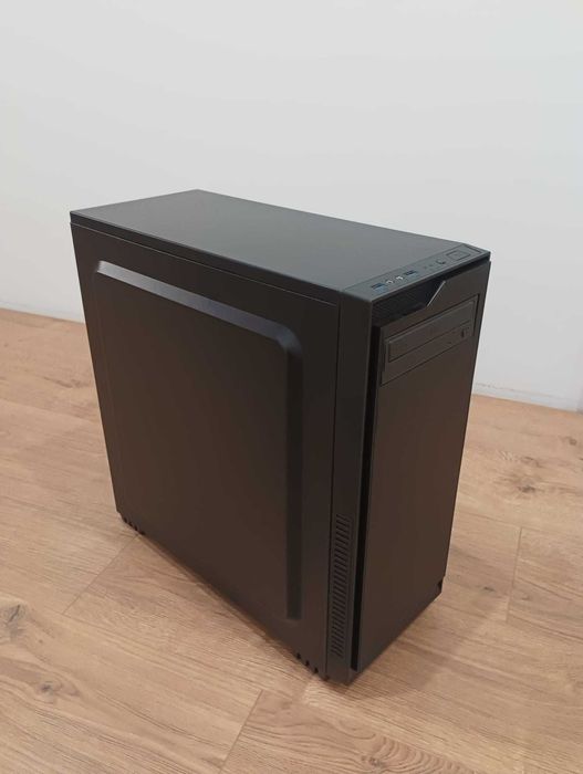 Komputer stacjonarny - Asus GeForce GTX1070, Intel Core i7-7700