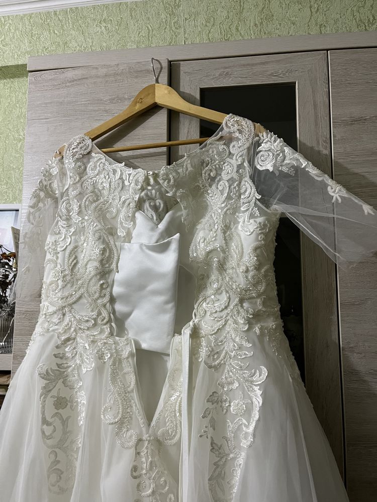Весільна сукня 52 розміру (2-3XL)