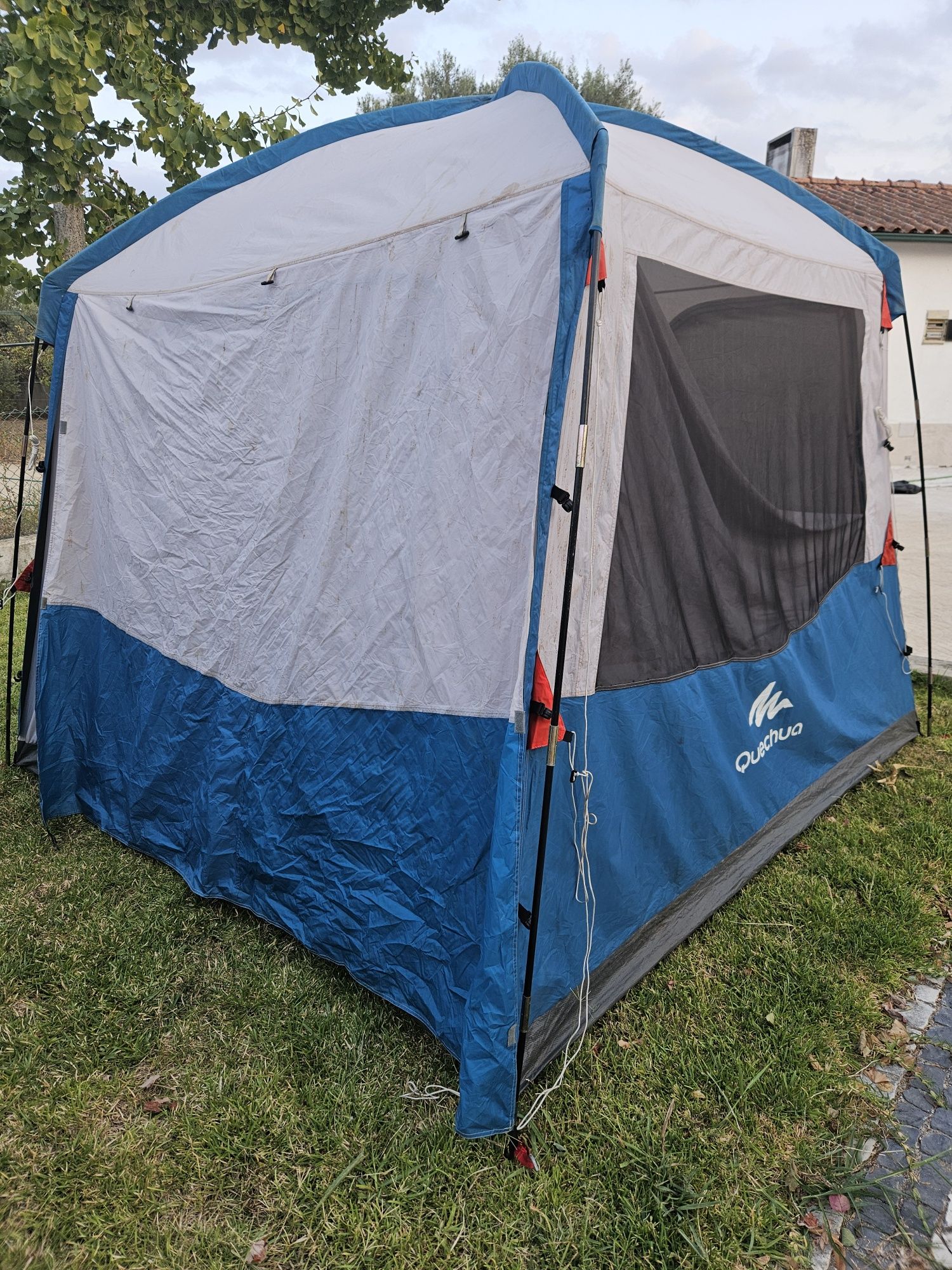 Tenda p/ 4 pessoas + Cozinha