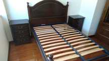 Cama,mesas de cabeceira,estrado pikolin,colchão pikolin, roupeiro.