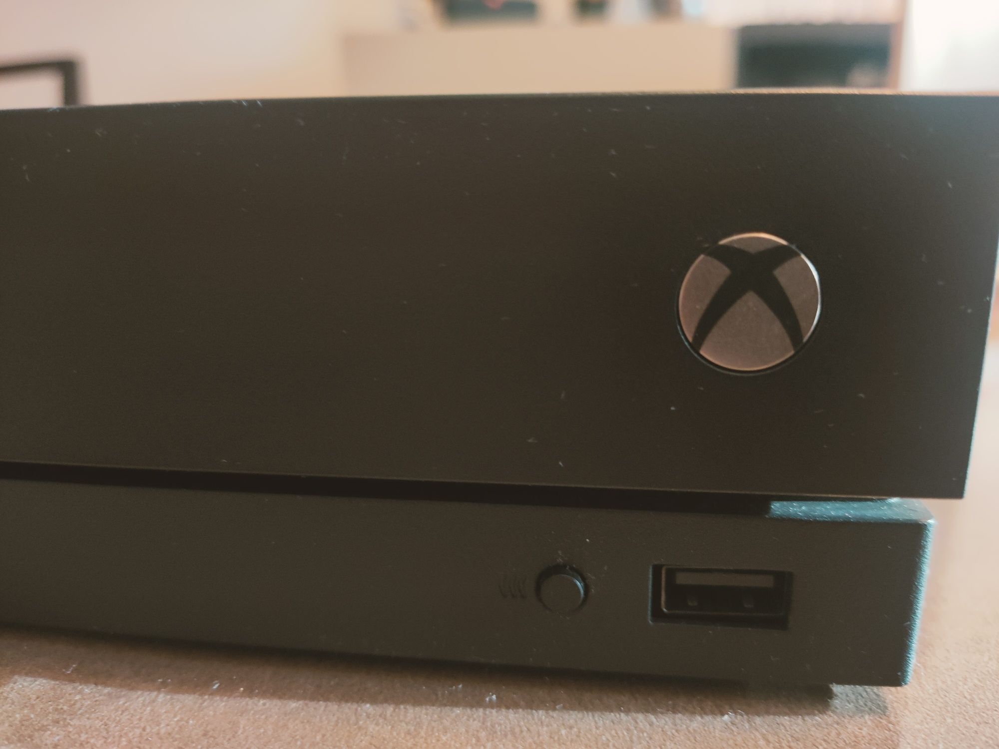 Xbox One X 1TB Preta