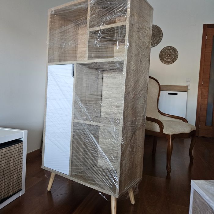 Movel de sala  em lacado e carvalho