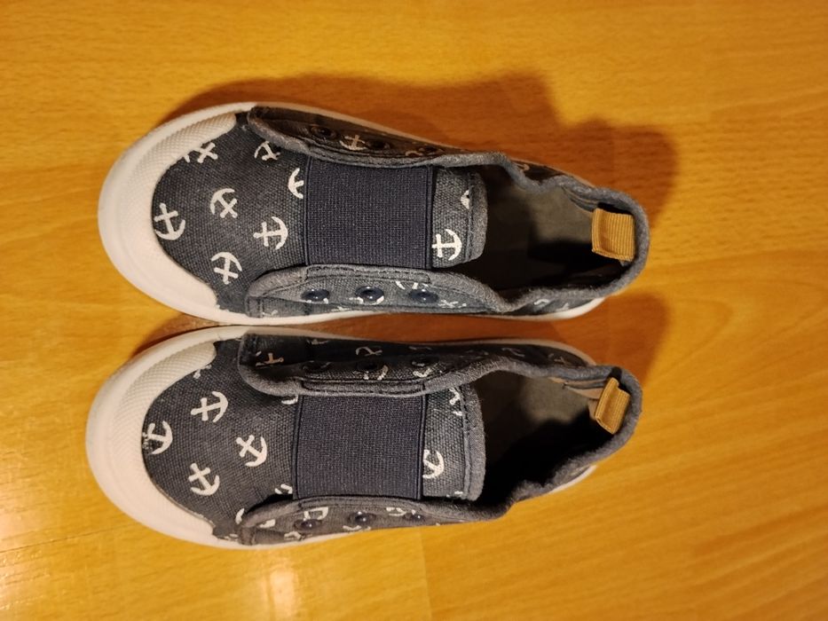 Kapcie i trampki 29 zestaw