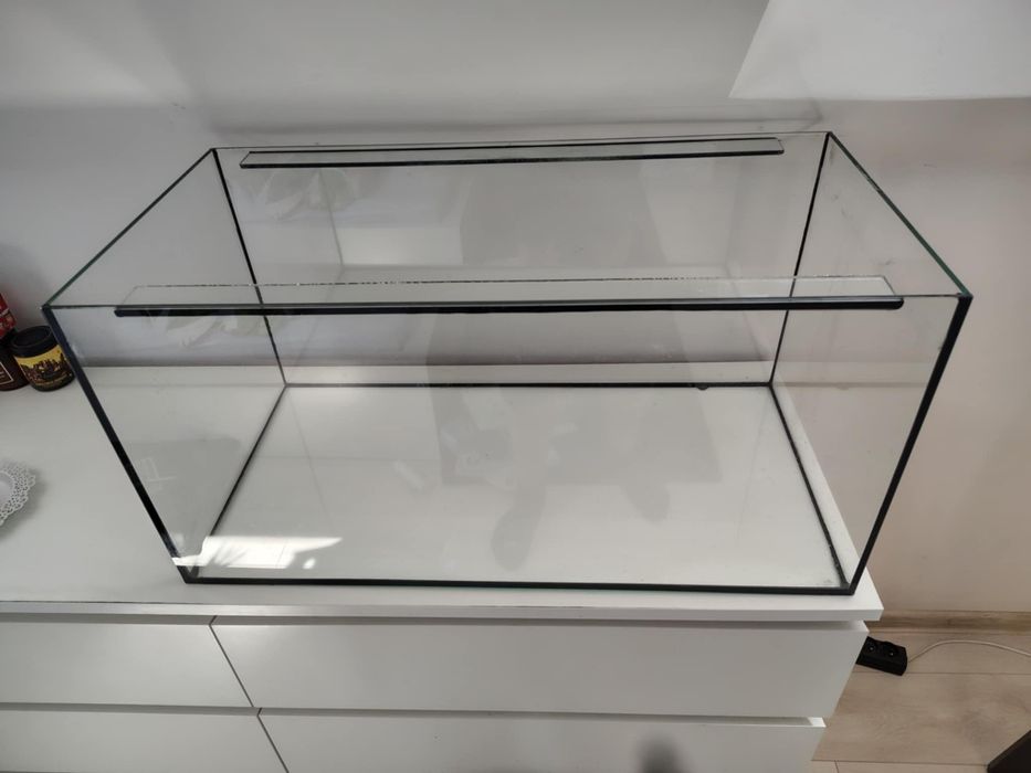Akwarium 128l 40x40x80cm z wyposażeniem
Sprzedam zestaw ak