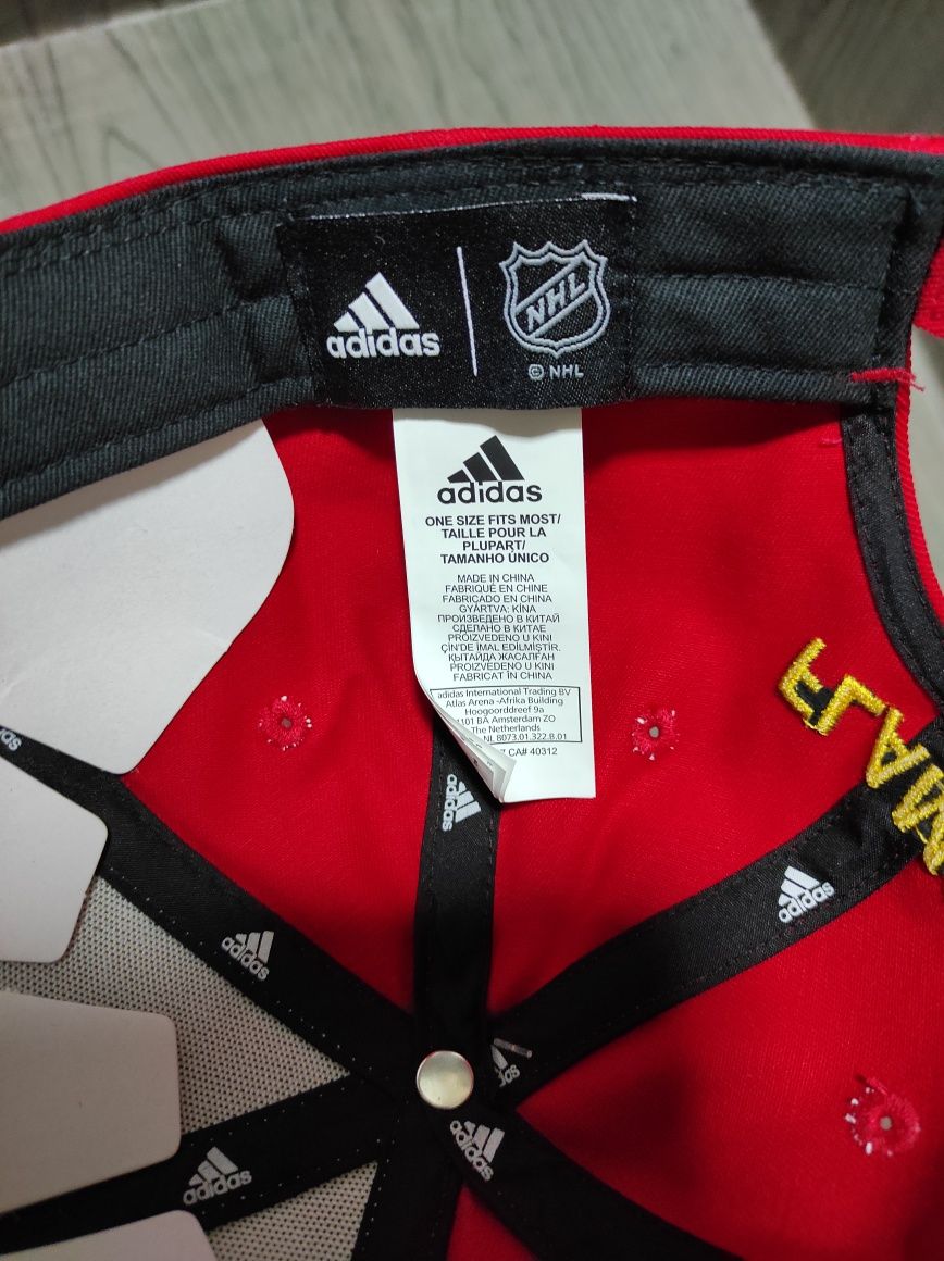 NHL Calgary Flames Adidas оригінальна кепка, бейсболка