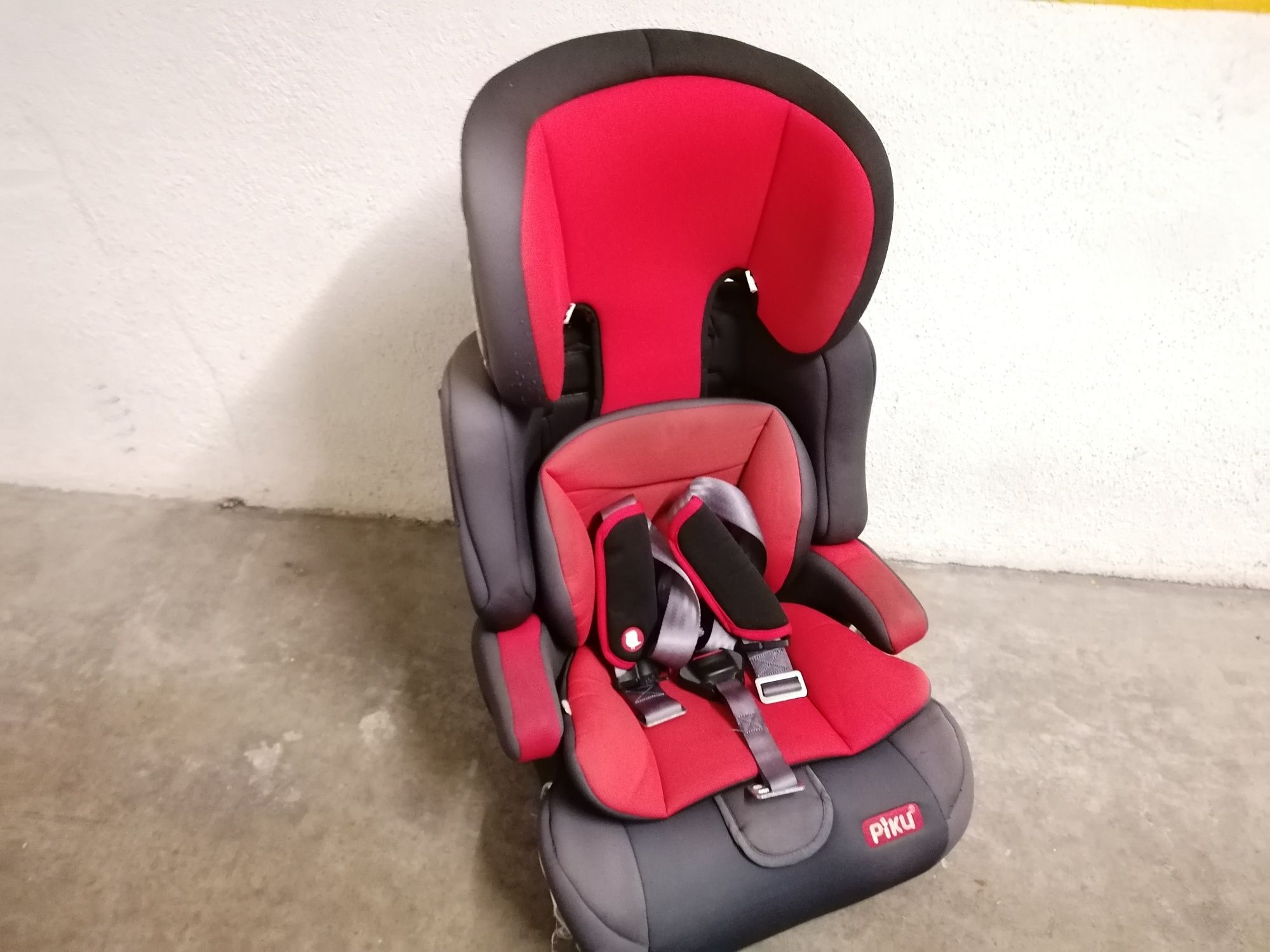 Cadeira auto grupo 1/2/3 marca Piku, bom estado!