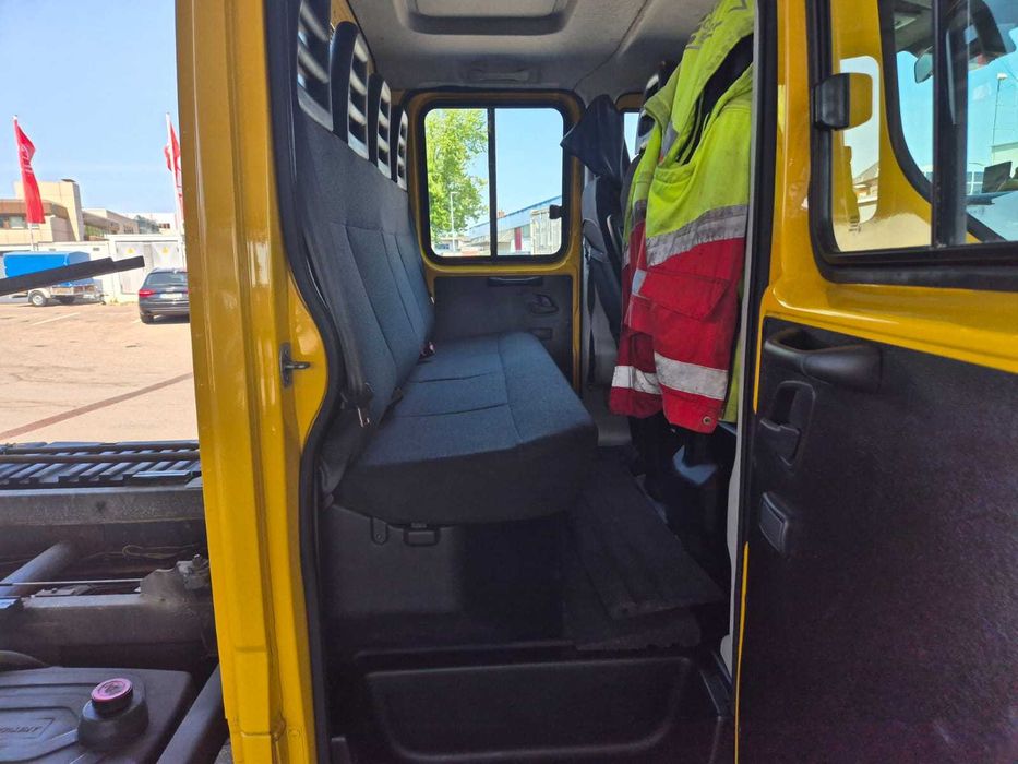 Iveco Daily 70C18 2017 Pomoc drogowa autolaweta brygadowa 7 osób 210KM