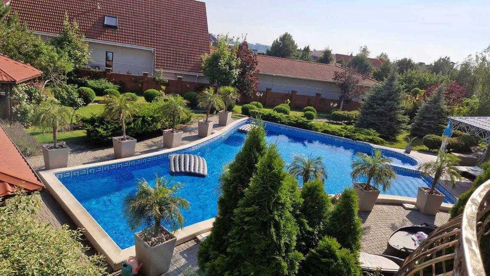 Продажа элитного дома в Совиньоне — участок 28 соток, море рядом.