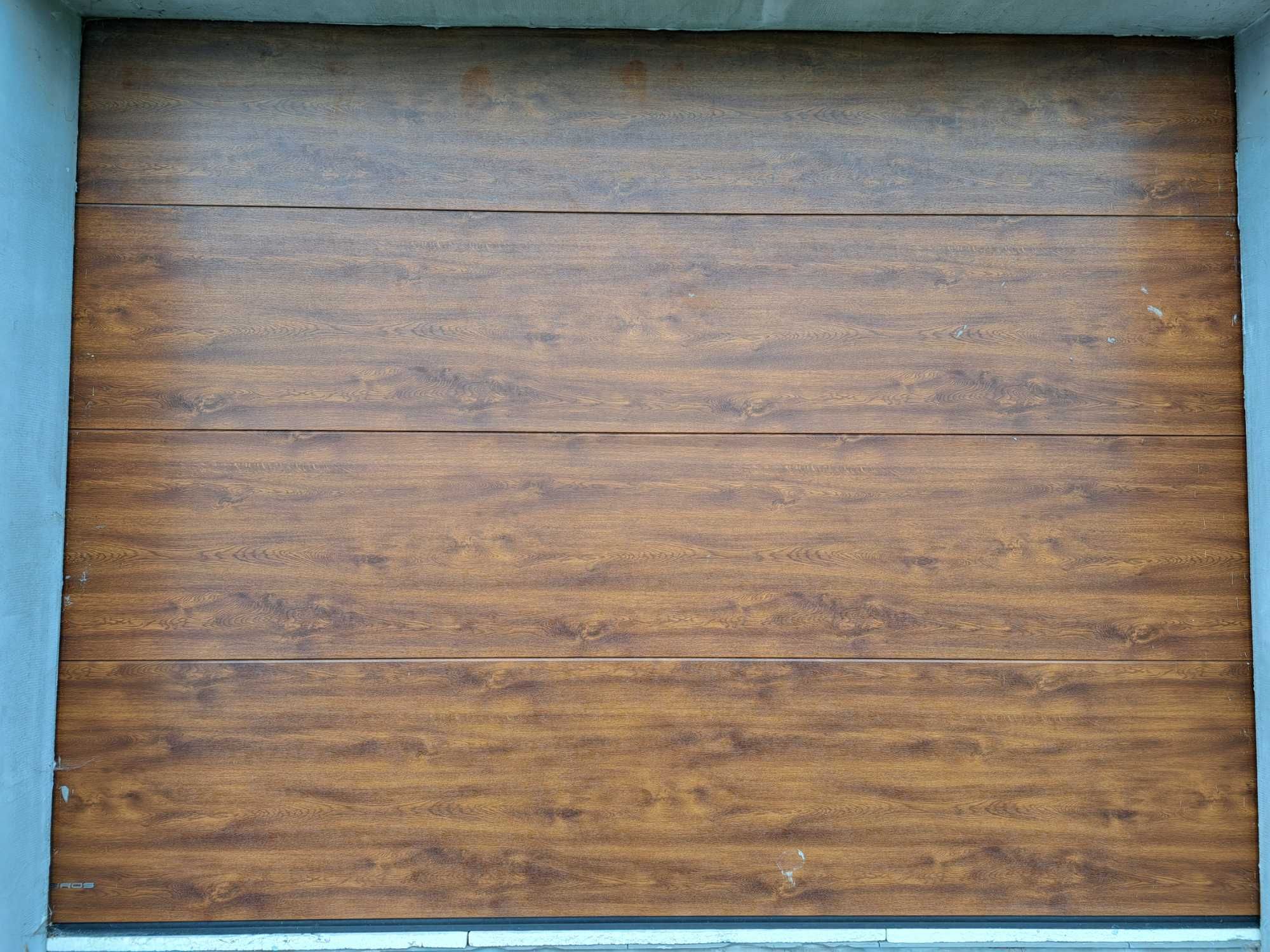 Brama garażowa segmentowa Gros z napędem elektrycznym 2250x3000
