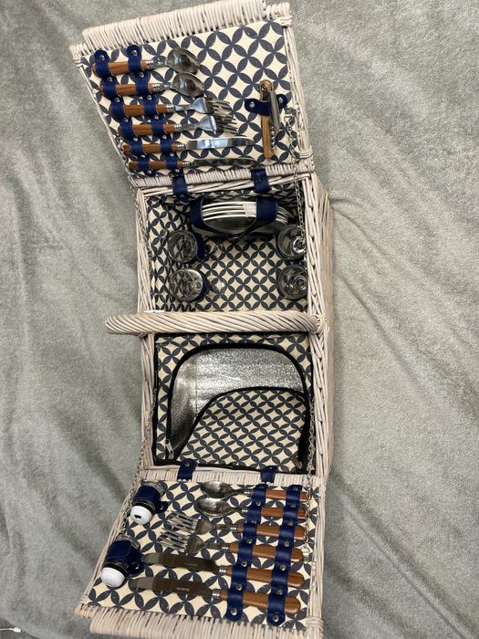 Piękny Kosz Piknikowy