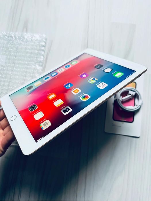 З гарантією Ipad 5 32gb gold neverlock 80% акумулятор