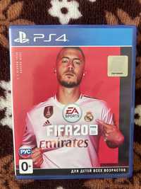 Колекційна гра на приставку PS4 FIFA20