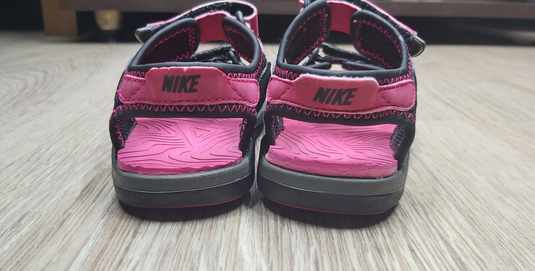 Nike sandały sandałki eu 23.5 cm 16 (15)

Super sandałki zapinane na t
