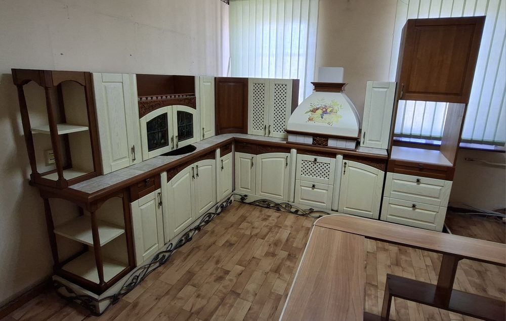 Кухня/дуб/розпродаж/кухонні меблі/гарнітур