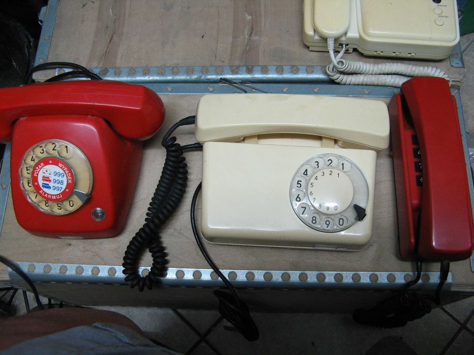 telefon z tarczą lub klawiszami