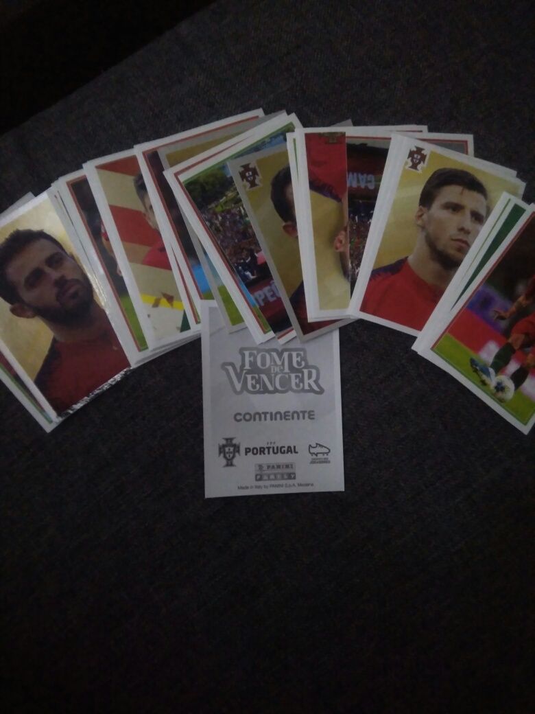 Cromos "Fome de vencer" Continente