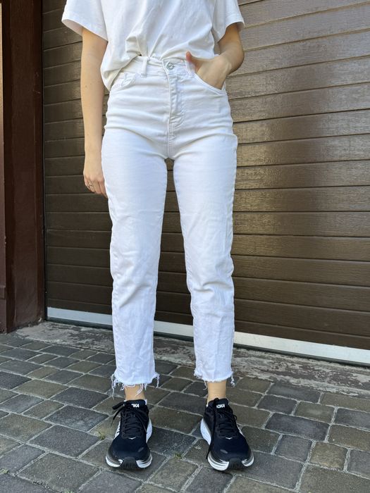 Білі Джинси MOM