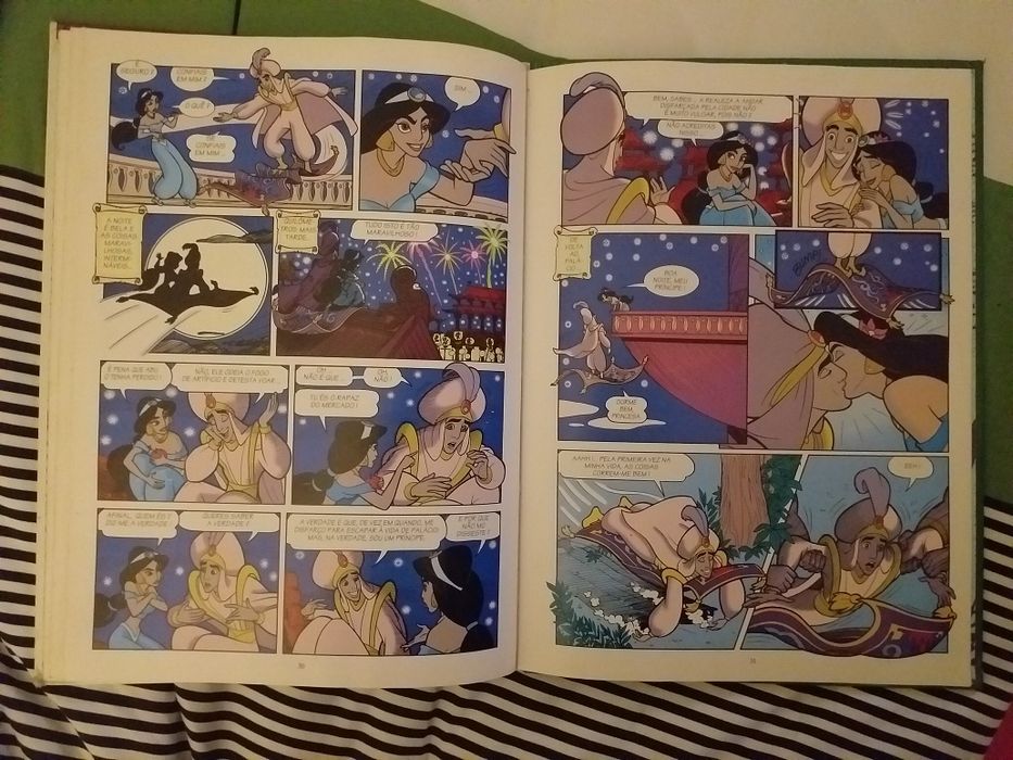 Livro de B.D. do filme da Disney " Aladdin"