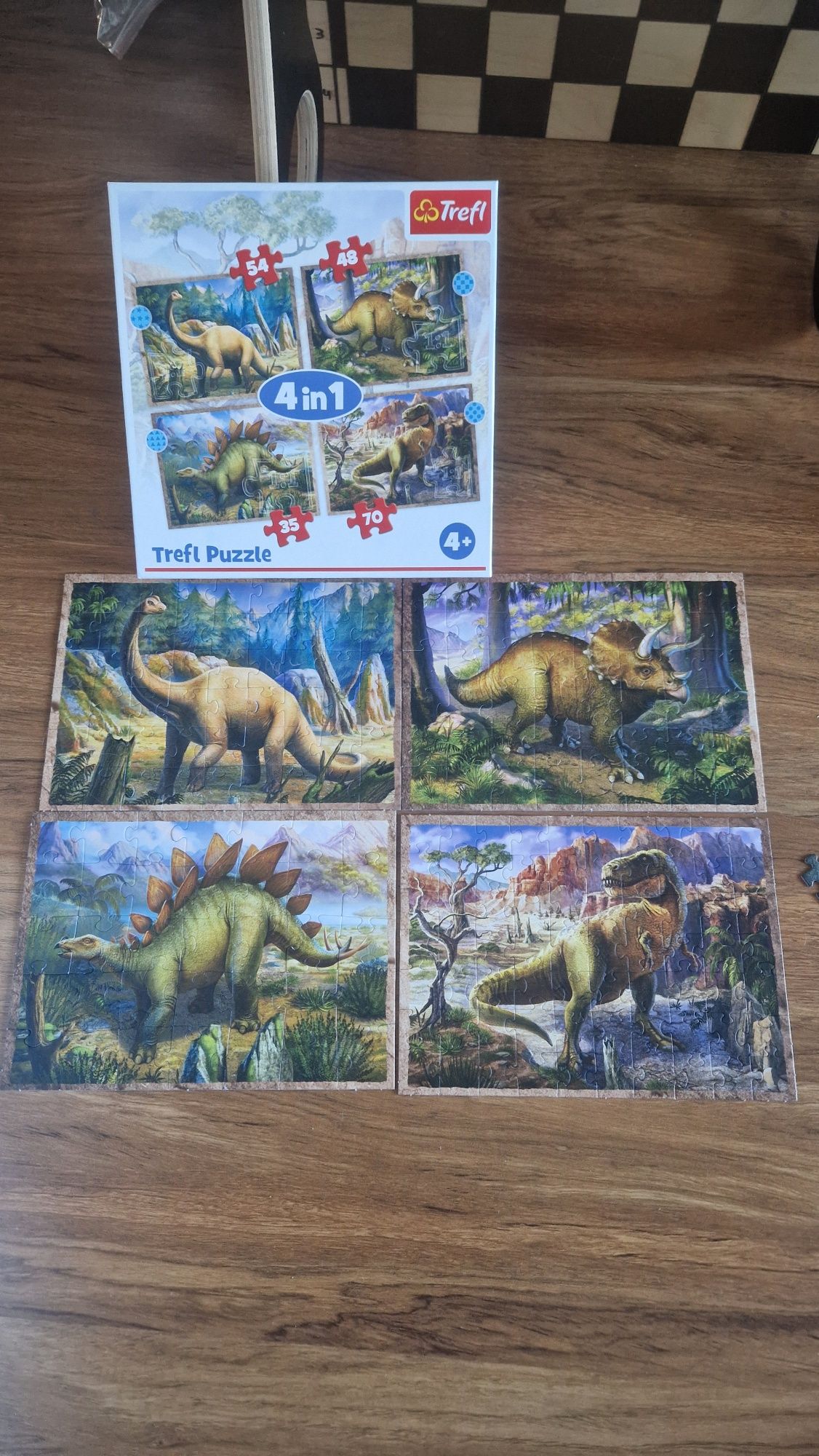 Puzzle dinozaury