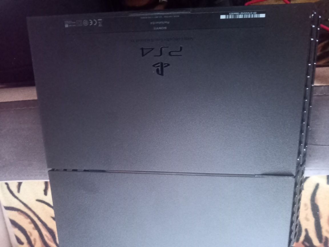 Konsola Playstation Ps4 fat 635 gb