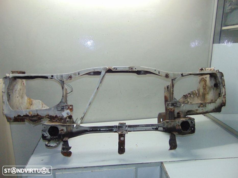 Mercedes W123 - frente de chapa com mascaras de faróis