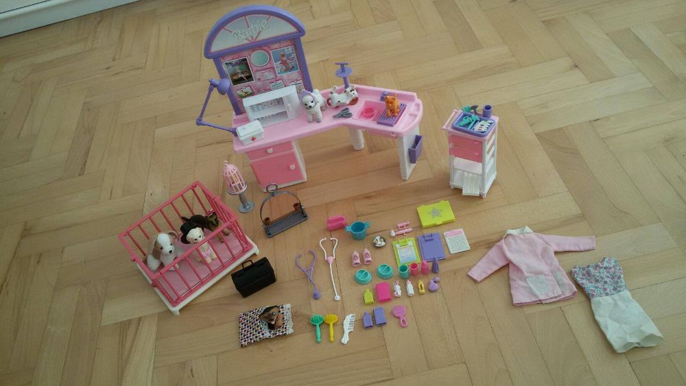 Barbie Mattel weterynarz klinika weterynaryjna vet zestaw mebelków hit