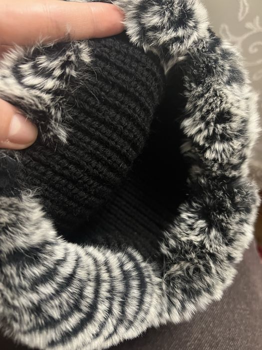 Жіноча хутряна шапка