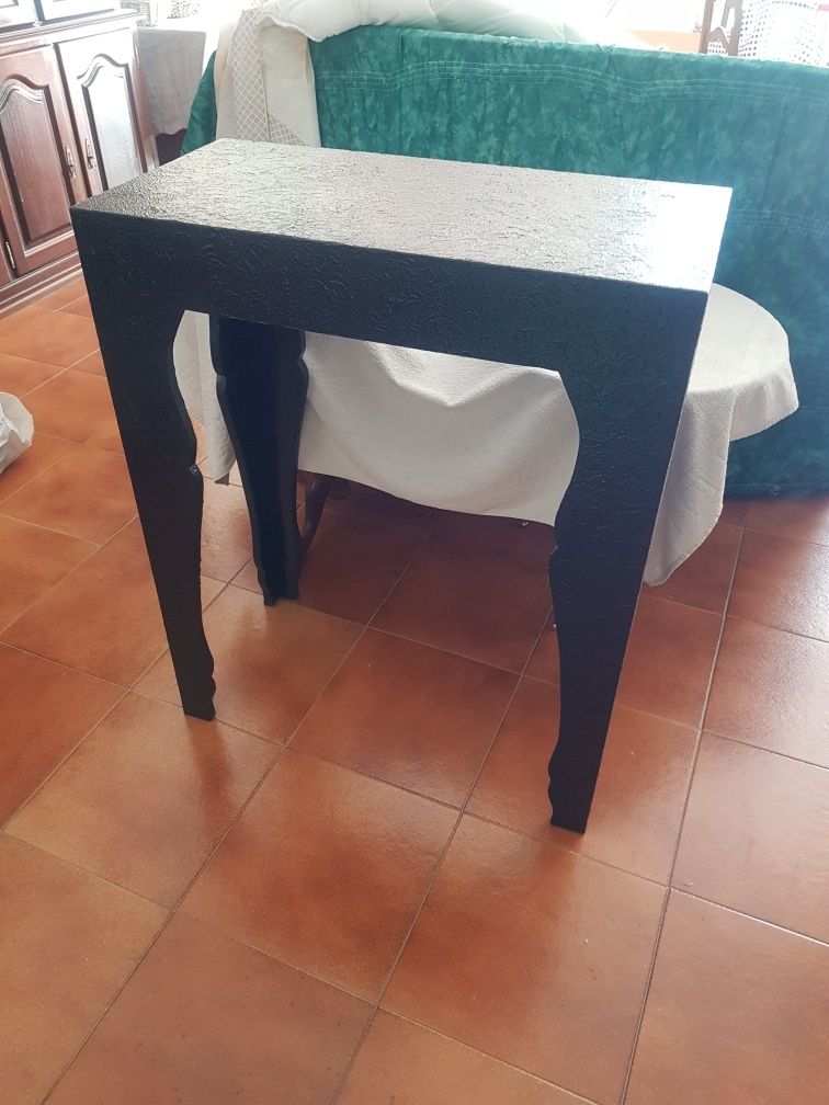 aparador/ mesa de apoio