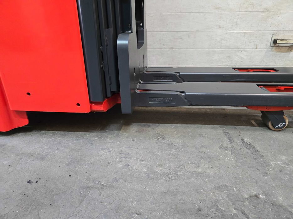 Штабелер самохідний Linde 1.4 тонни, підйом 4,352 метра 2021 рік