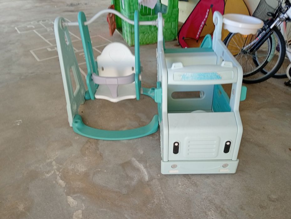 Escorrega e baloiço bebe