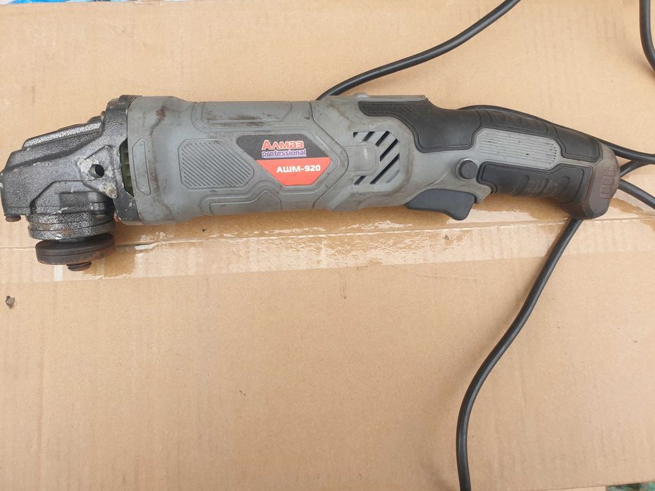 Болгарка Булат БШМ-1150 круг 125, Украина без упаковки, уценка.