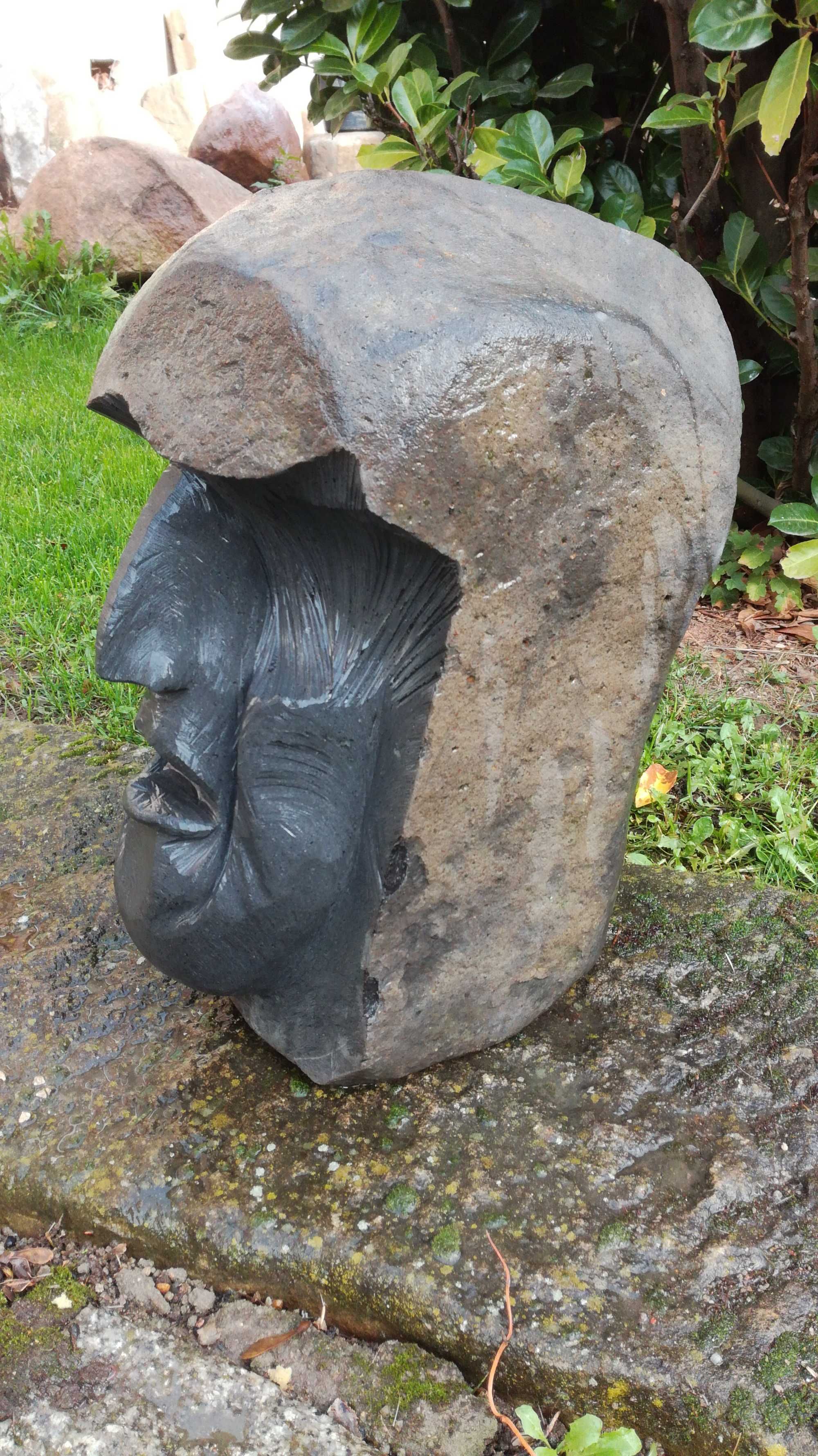 Rzeźba w kamieniu bazaltowym