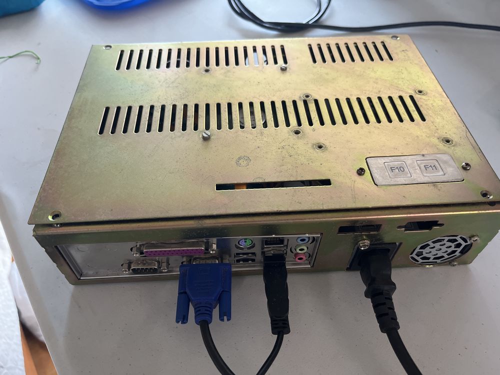 Computador e caixa