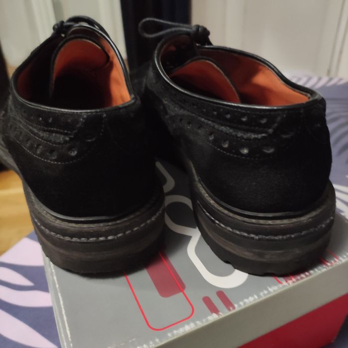 Продам туфли дорогого бренда. Натуральная замша. Размер -42.