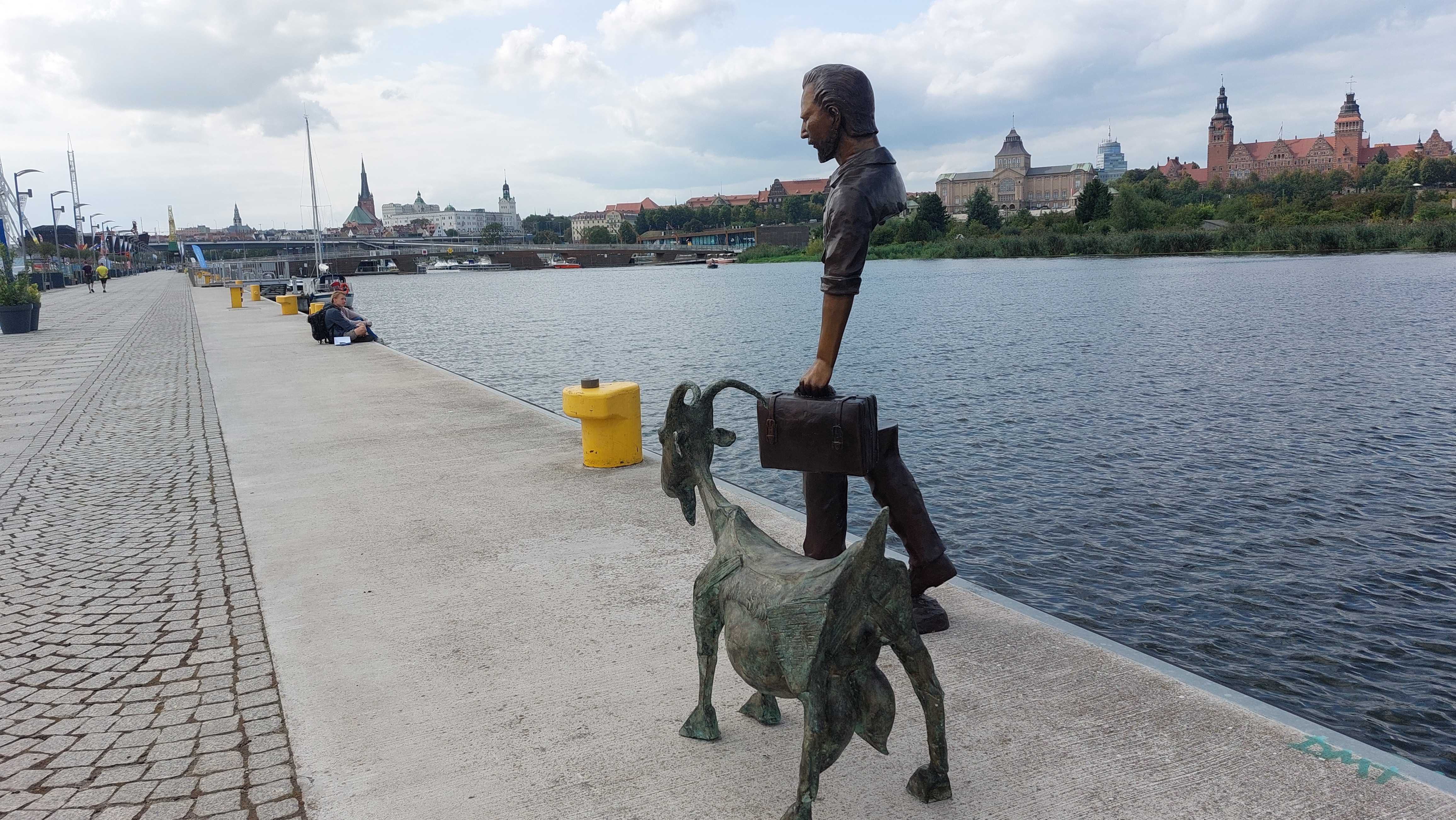 Podróżnik rzeźba z brazu h180cm replika Brunona Catalana