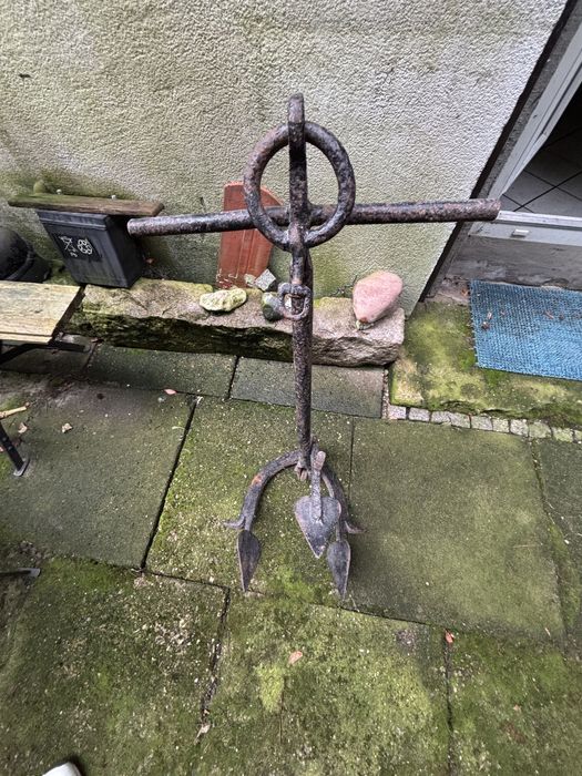 Stara kotwica nietypowa