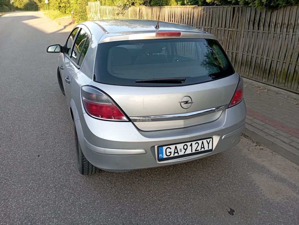 Astra h,1.7 td,2011 r,295 tys,klima sprawna