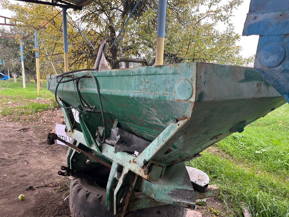 Розкидачі мінеральних добрив Amazone ZAM-18, 2008р