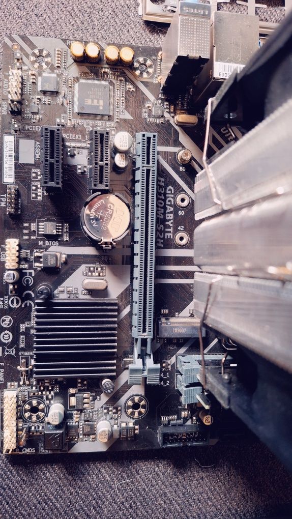 Plyta główna z cpu Intel i5-9600kf i ram 16gb