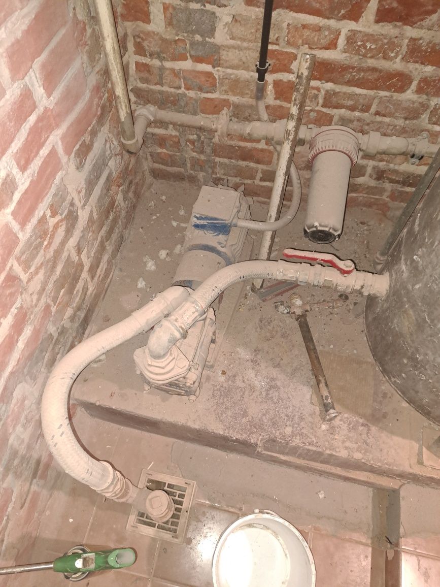 Hydrofor 200l wraz z silnikiem i osprzętem