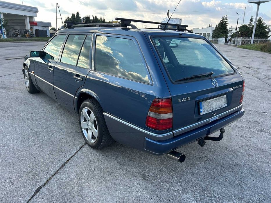 Mercedes 124 E250 TD * klimatyzacja * skóra * zarejestrowany