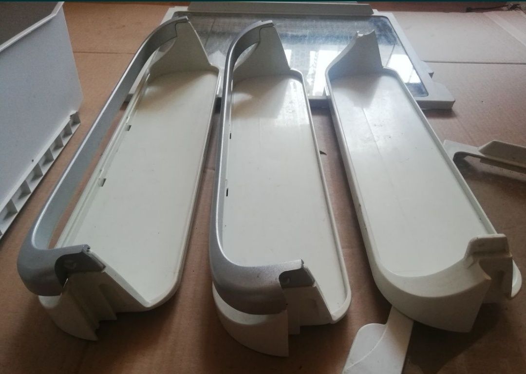 wyposażenie lodówki ariston kcm01ve BCS 313 A VE I  półka balkonik