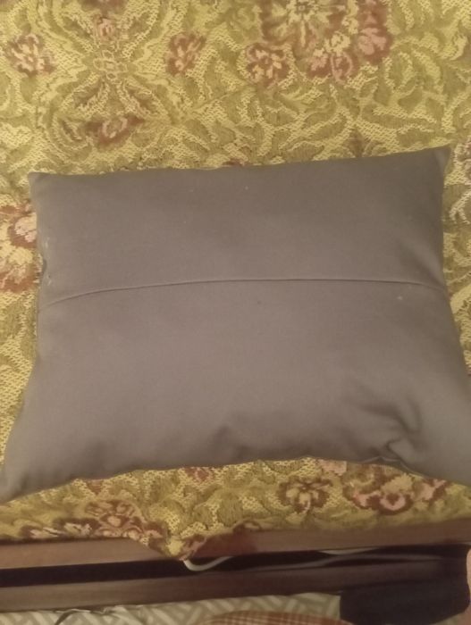 Подушка на диван 48*37